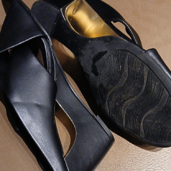 Impo Women's Black Wedge Sandals - Picture 6 of 11